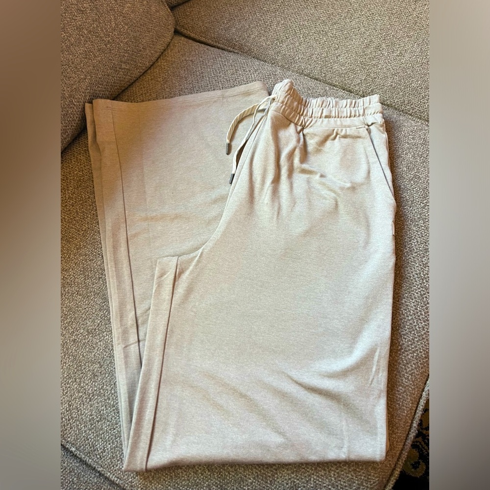 Women’s Vuori Halo Essential wide leg pant